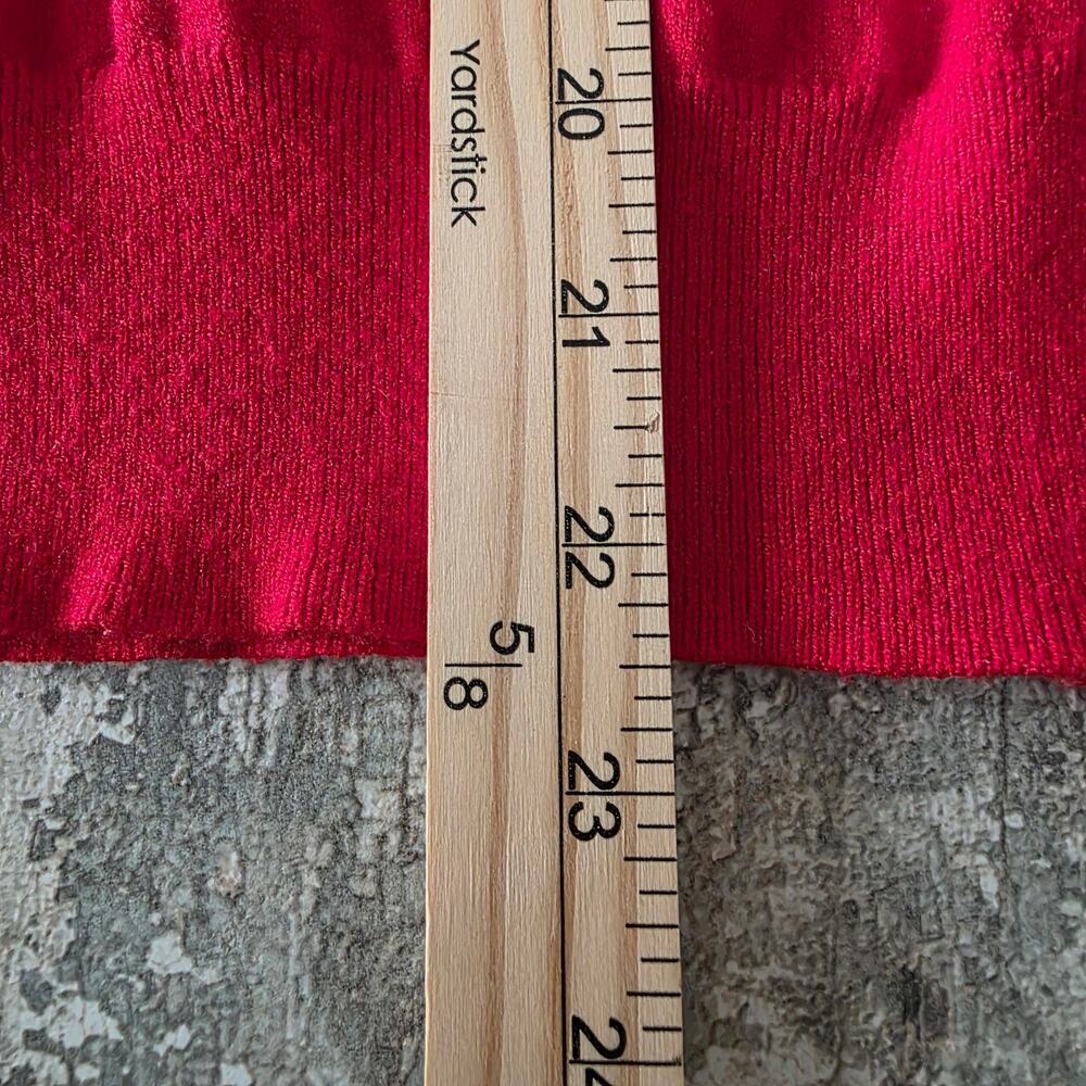 Free Assembly Red Pleat Shouldered Red Sweater Size Large - Picture 6 of 6
